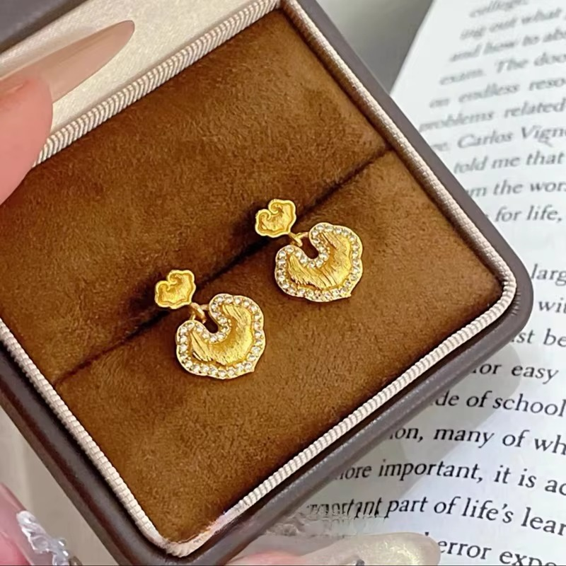 QEENKISS Gold Vintage RUYI Stud Earrings For Women Wedding Party Birthday